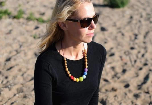 Kangura portabebés Collares KangarooCare de madera para porteo y lactancia Simple Rainbow