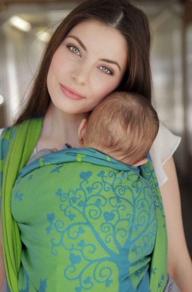 Kangura portabebés Fular Kokadi Leon im Wunderland Bambú (Ed. Limitada)