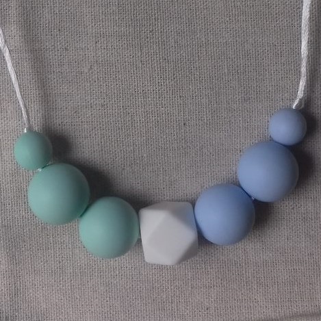 Kangura portabebés Collares Good Things de silicona para porteo y lactancia Antares