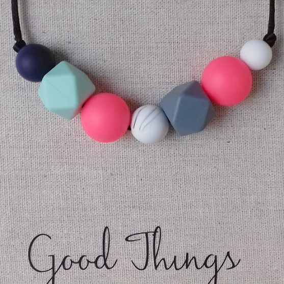 Kangura portabebés Collares Good Things de silicona para porteo y lactancia Eclipse