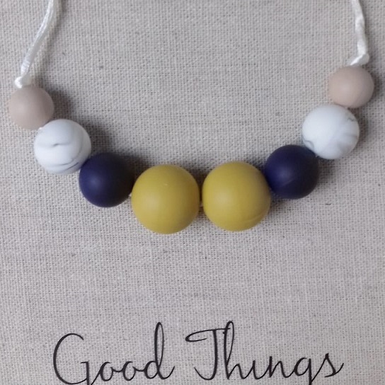 Kangura portabebés Collares Good Things de silicona para porteo y lactancia Hadar