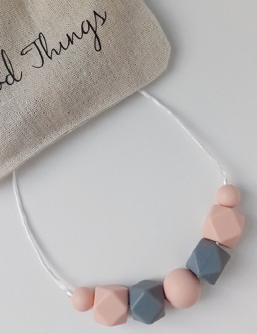 Kangura portabebés Collares Good Things de silicona para porteo y lactancia Orion