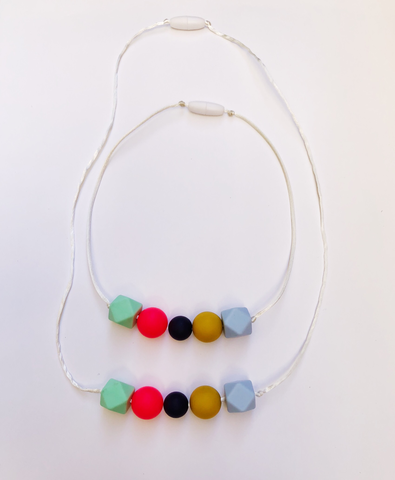 Kangura portabebés Collares Good Things de silicona para porteo y lactancia Arwen (Conjunto dos collares adulto/niño)