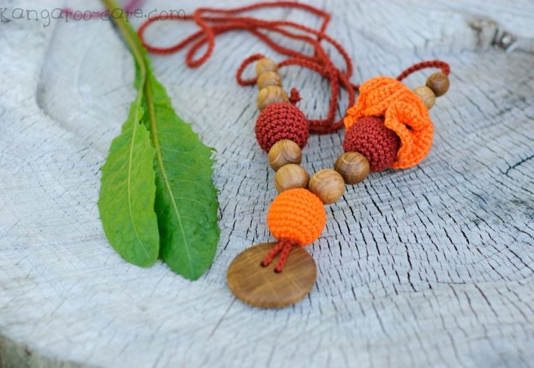 Kangura portabebés Collares KangarooCare de madera para porteo y lactancia Flower Rusty & Orange