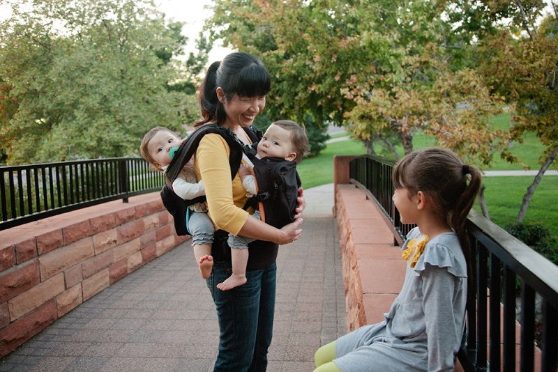 Kangura portabebés TwinGo Mochila Portabebés 3en1 Gemelar / Tándem Original Black